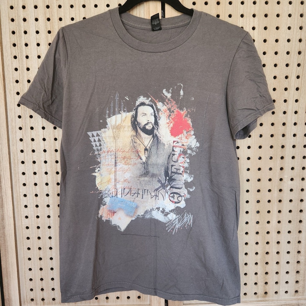 Aquaman‎ T Shirt Quest Gray Small Lightweight Jason Momoa DC Comics
